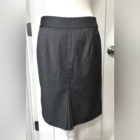 Banana Republic Charcoal Gray Pencil Skirt – Size 2P Petite - Picture 5 of 6